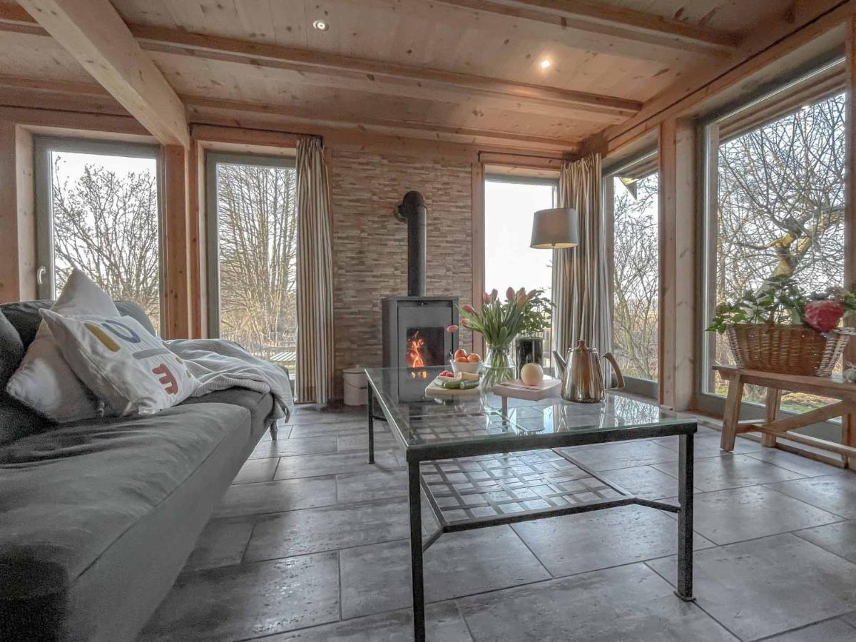 Traumhaff Kuestenchalets - Einzigartige Chalets An Der Ostsee. Ganz Aus Laerchenholz Mit Kamin Und Sauna Vogelsang-Warsin Eksteriør bilde