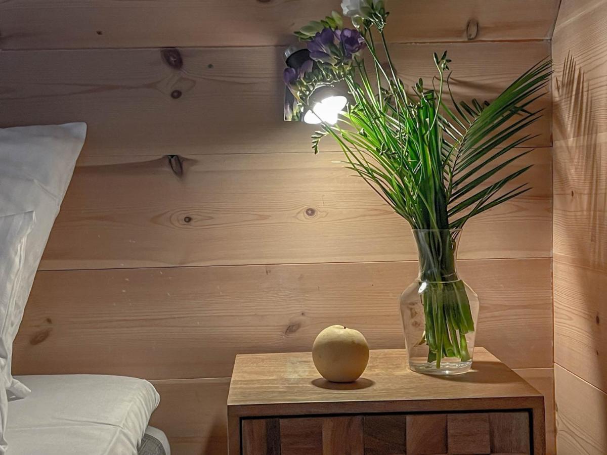 Traumhaff Kuestenchalets - Einzigartige Chalets An Der Ostsee. Ganz Aus Laerchenholz Mit Kamin Und Sauna Vogelsang-Warsin Eksteriør bilde