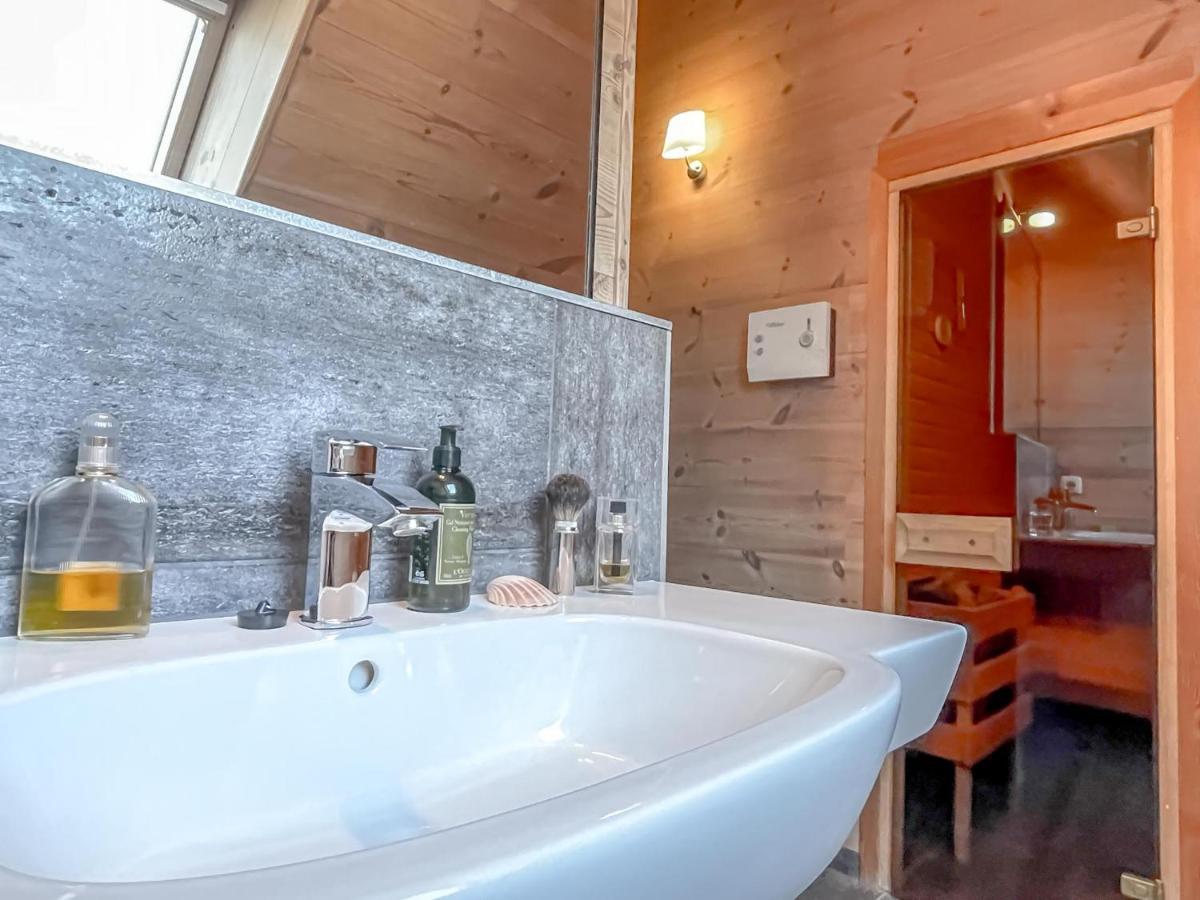 Traumhaff Kuestenchalets - Einzigartige Chalets An Der Ostsee. Ganz Aus Laerchenholz Mit Kamin Und Sauna Vogelsang-Warsin Eksteriør bilde