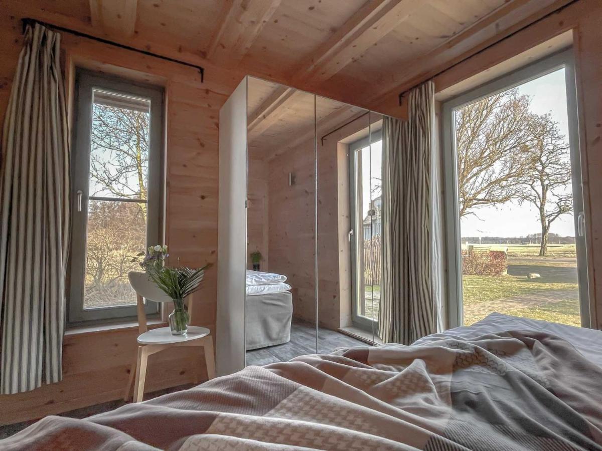 Traumhaff Kuestenchalets - Einzigartige Chalets An Der Ostsee. Ganz Aus Laerchenholz Mit Kamin Und Sauna Vogelsang-Warsin Eksteriør bilde