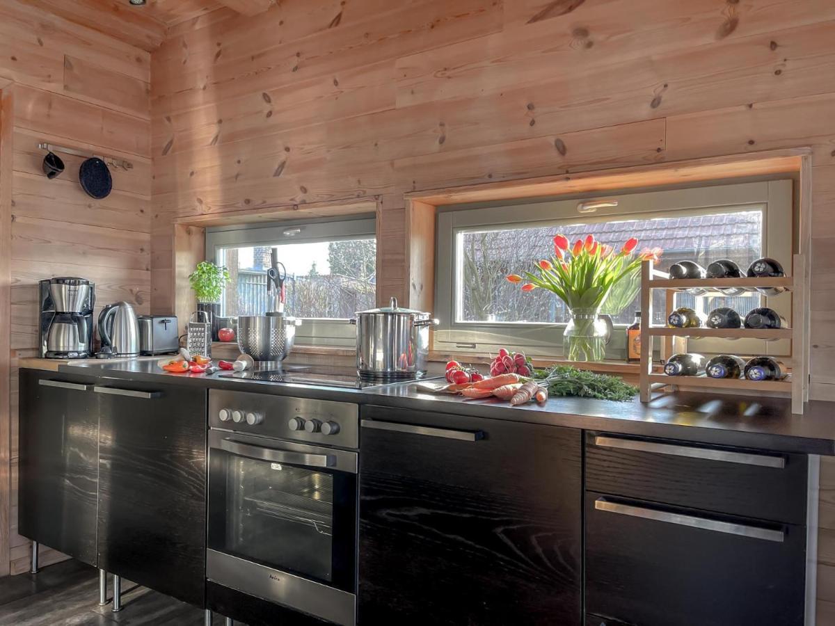 Traumhaff Kuestenchalets - Einzigartige Chalets An Der Ostsee. Ganz Aus Laerchenholz Mit Kamin Und Sauna Vogelsang-Warsin Eksteriør bilde