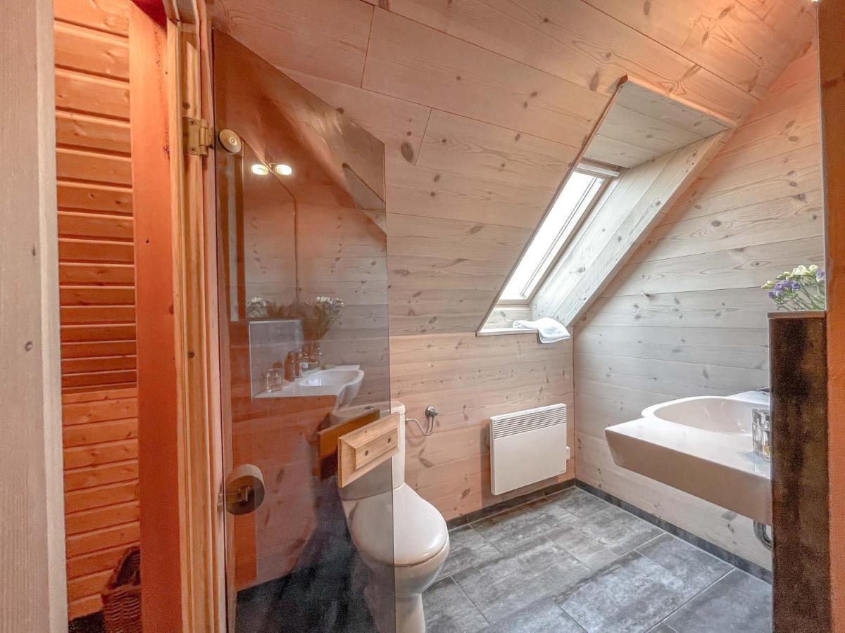Traumhaff Kuestenchalets - Einzigartige Chalets An Der Ostsee. Ganz Aus Laerchenholz Mit Kamin Und Sauna Vogelsang-Warsin Eksteriør bilde
