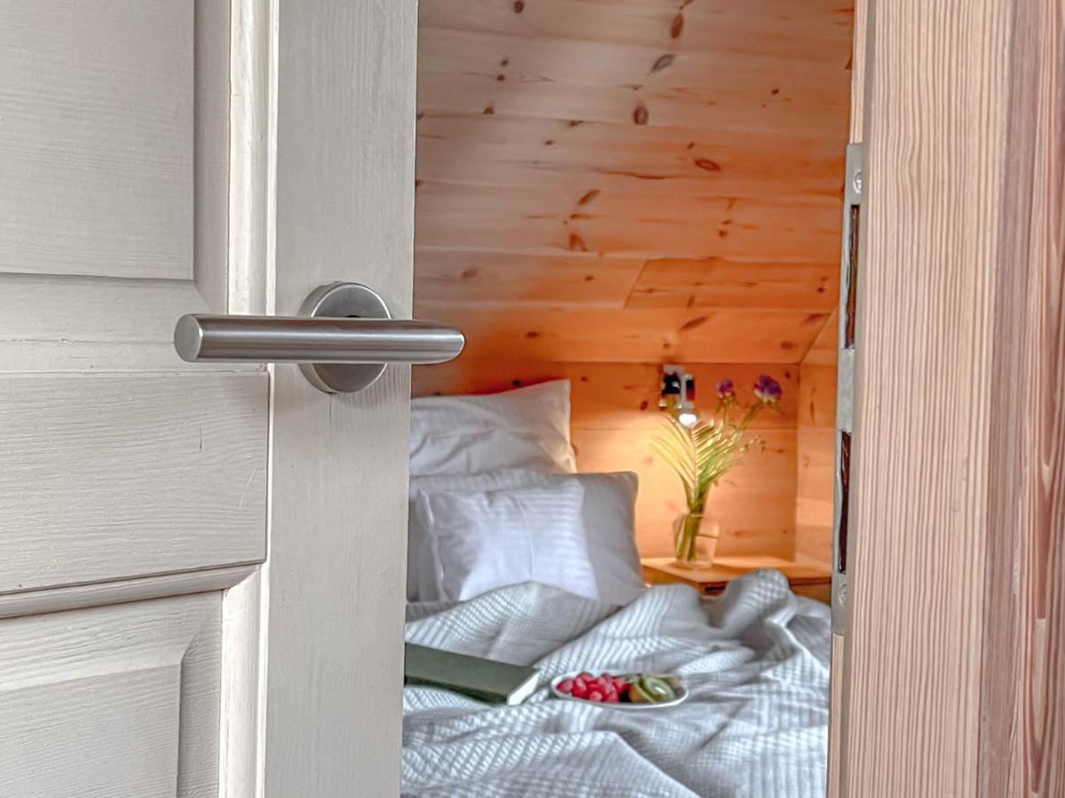 Traumhaff Kuestenchalets - Einzigartige Chalets An Der Ostsee. Ganz Aus Laerchenholz Mit Kamin Und Sauna Vogelsang-Warsin Eksteriør bilde