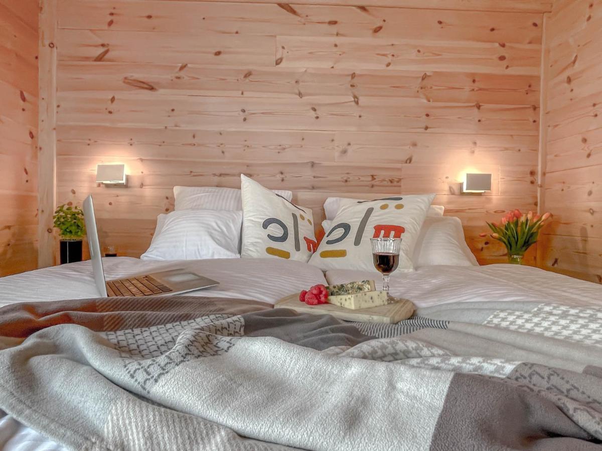 Traumhaff Kuestenchalets - Einzigartige Chalets An Der Ostsee. Ganz Aus Laerchenholz Mit Kamin Und Sauna Vogelsang-Warsin Eksteriør bilde