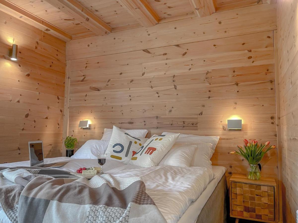 Traumhaff Kuestenchalets - Einzigartige Chalets An Der Ostsee. Ganz Aus Laerchenholz Mit Kamin Und Sauna Vogelsang-Warsin Eksteriør bilde