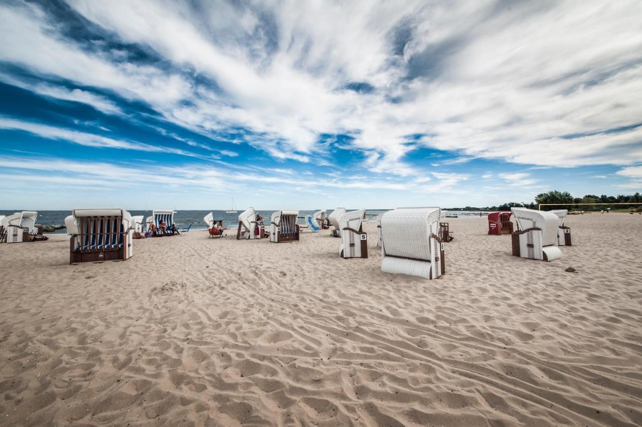 Traumhaff Kuestenchalets - Einzigartige Chalets An Der Ostsee. Ganz Aus Laerchenholz Mit Kamin Und Sauna Vogelsang-Warsin Eksteriør bilde